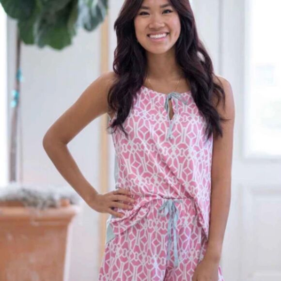 The Royal Standard Pink Geometric Women's Sleepwear Set Size M NWT - Picture 1 of 12